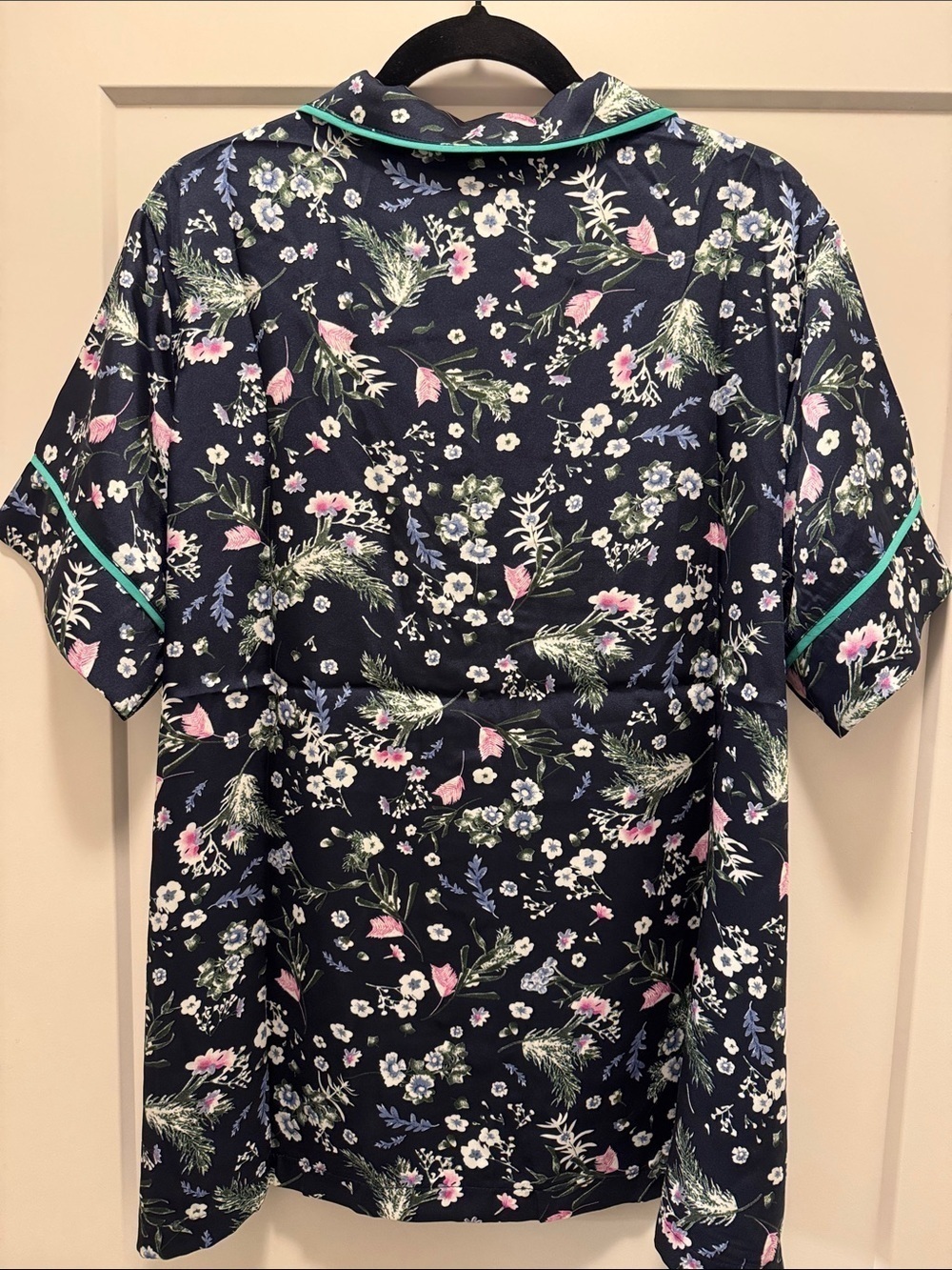 ๐ easel Floral wTeal Trim Silky Loungewear Button Down Top. L. NWT!๐ฅ - Picture 5 of 5